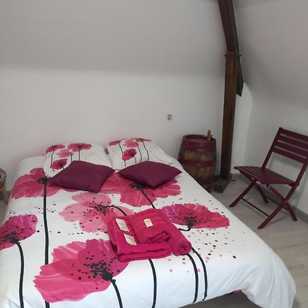 Le Curieux De Conques Bed and Breakfast Saint-Cyprien-sur-Dourdou Exteriör bild