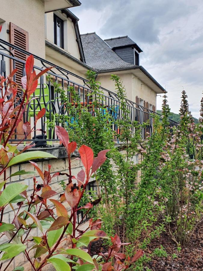 Le Curieux De Conques Bed and Breakfast Saint-Cyprien-sur-Dourdou Exteriör bild