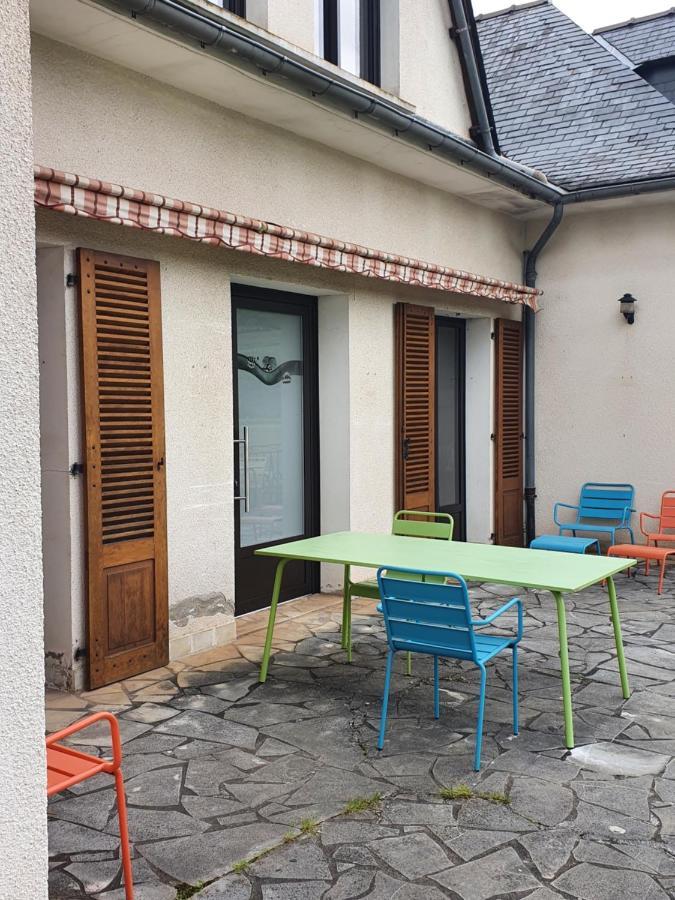 Le Curieux De Conques Bed and Breakfast Saint-Cyprien-sur-Dourdou Exteriör bild