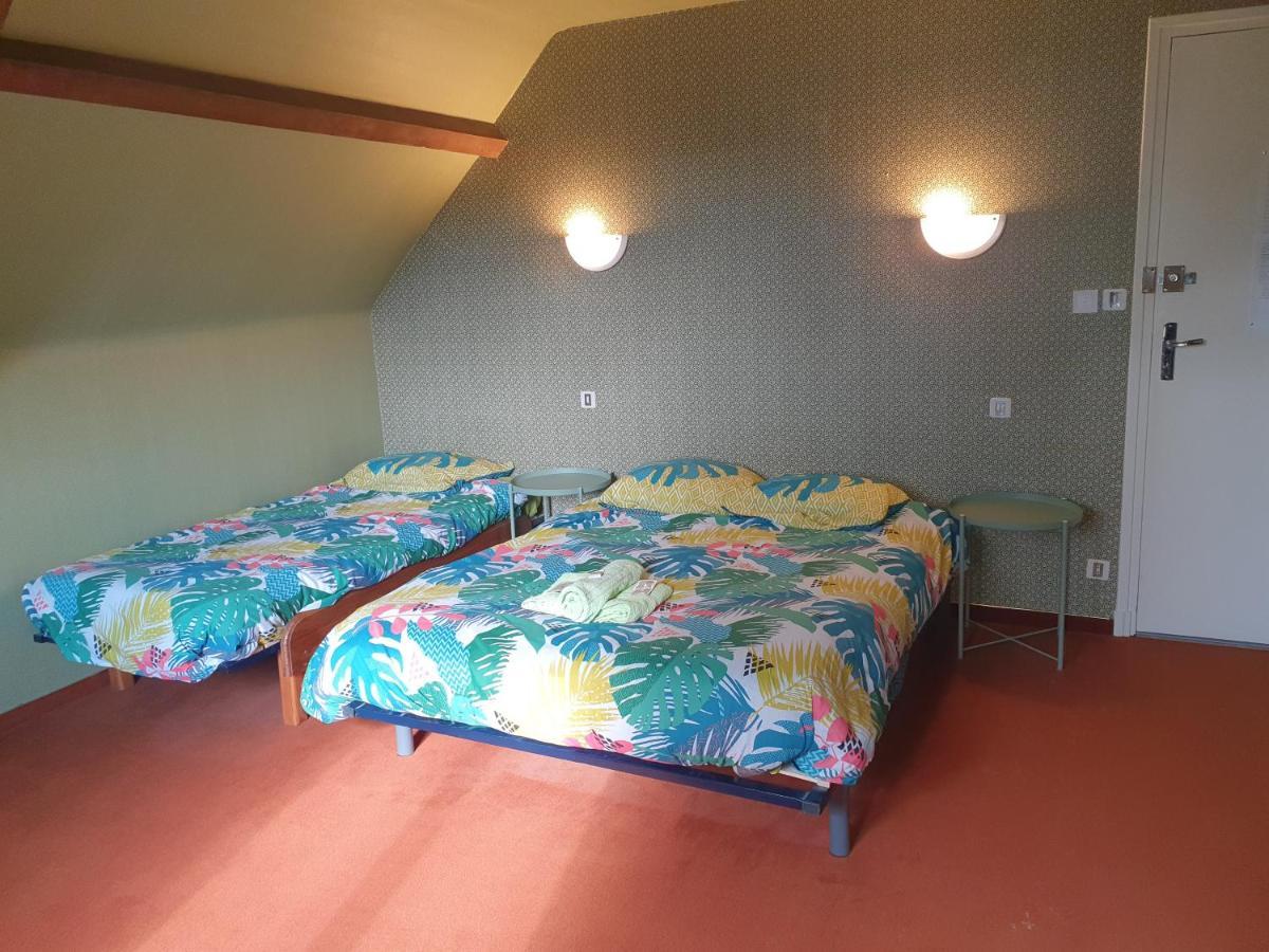 Le Curieux De Conques Bed and Breakfast Saint-Cyprien-sur-Dourdou Exteriör bild