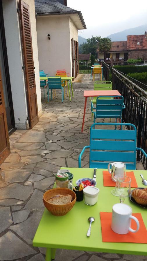Le Curieux De Conques Bed and Breakfast Saint-Cyprien-sur-Dourdou Exteriör bild