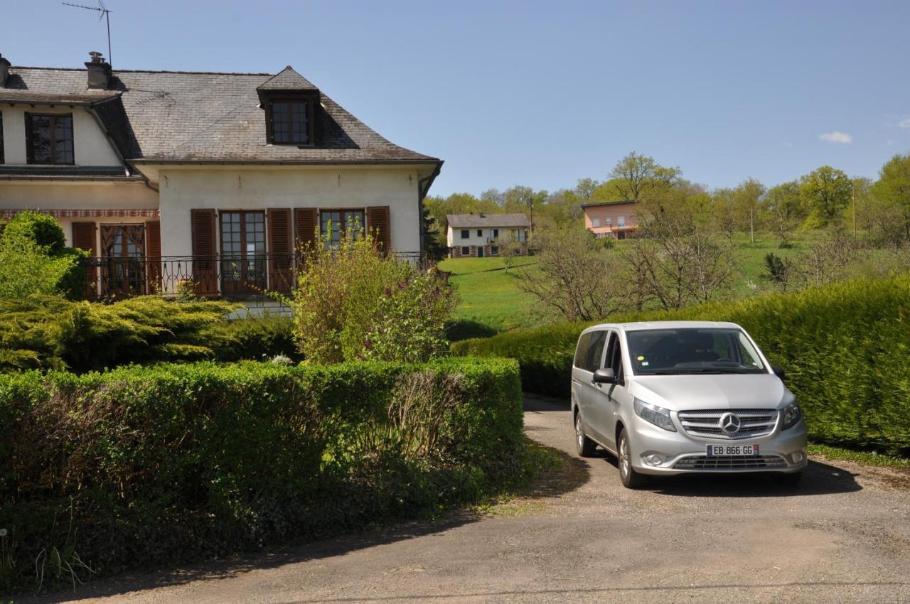 Le Curieux De Conques Bed and Breakfast Saint-Cyprien-sur-Dourdou Exteriör bild
