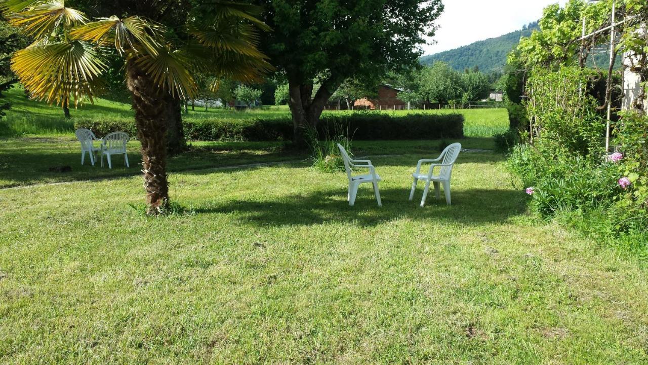 Le Curieux De Conques Bed and Breakfast Saint-Cyprien-sur-Dourdou Exteriör bild